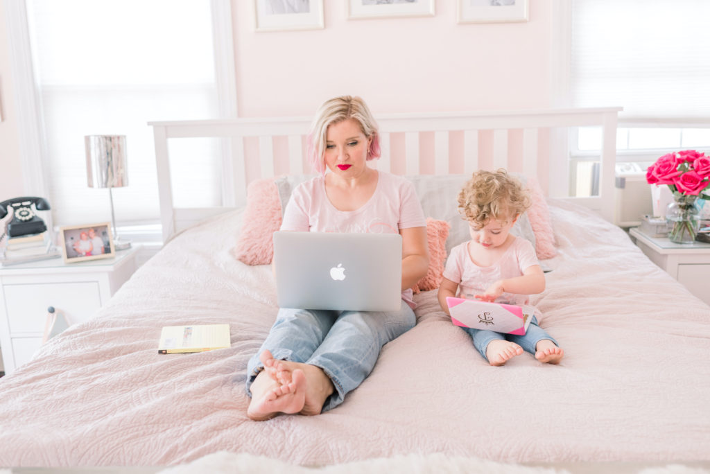 work from home mommy blogger