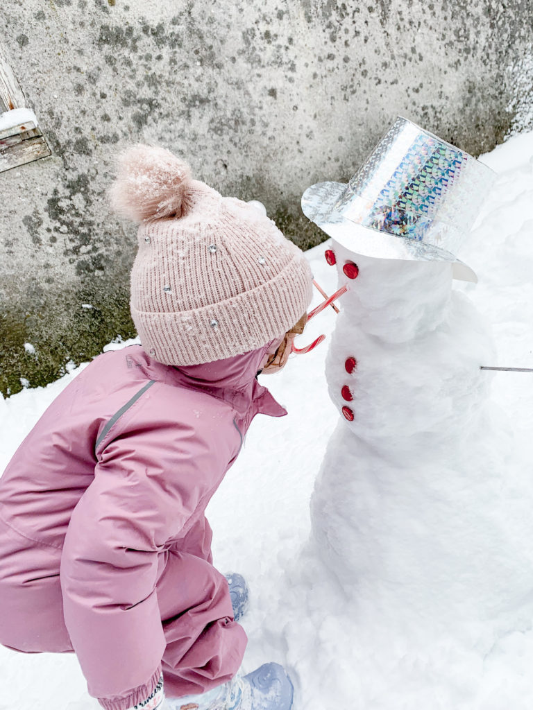 toddler-snow-activities