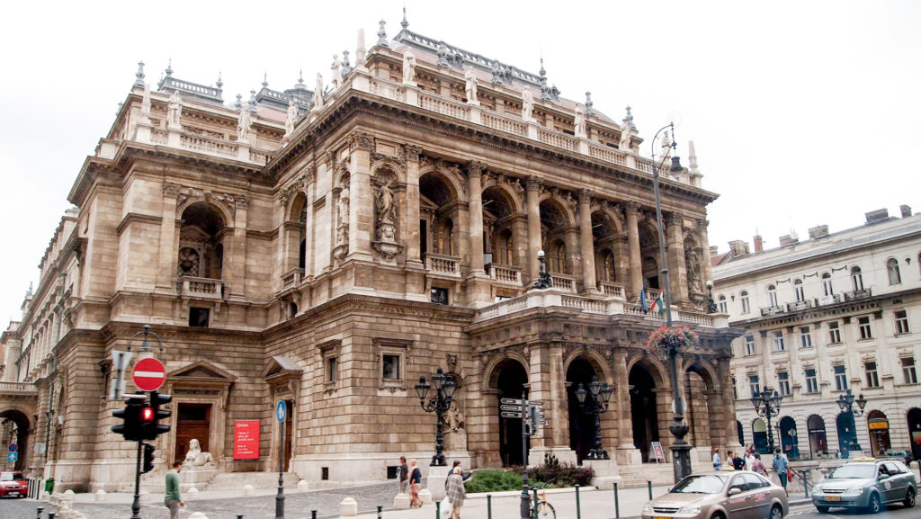 budapest-opera-travel-blogger