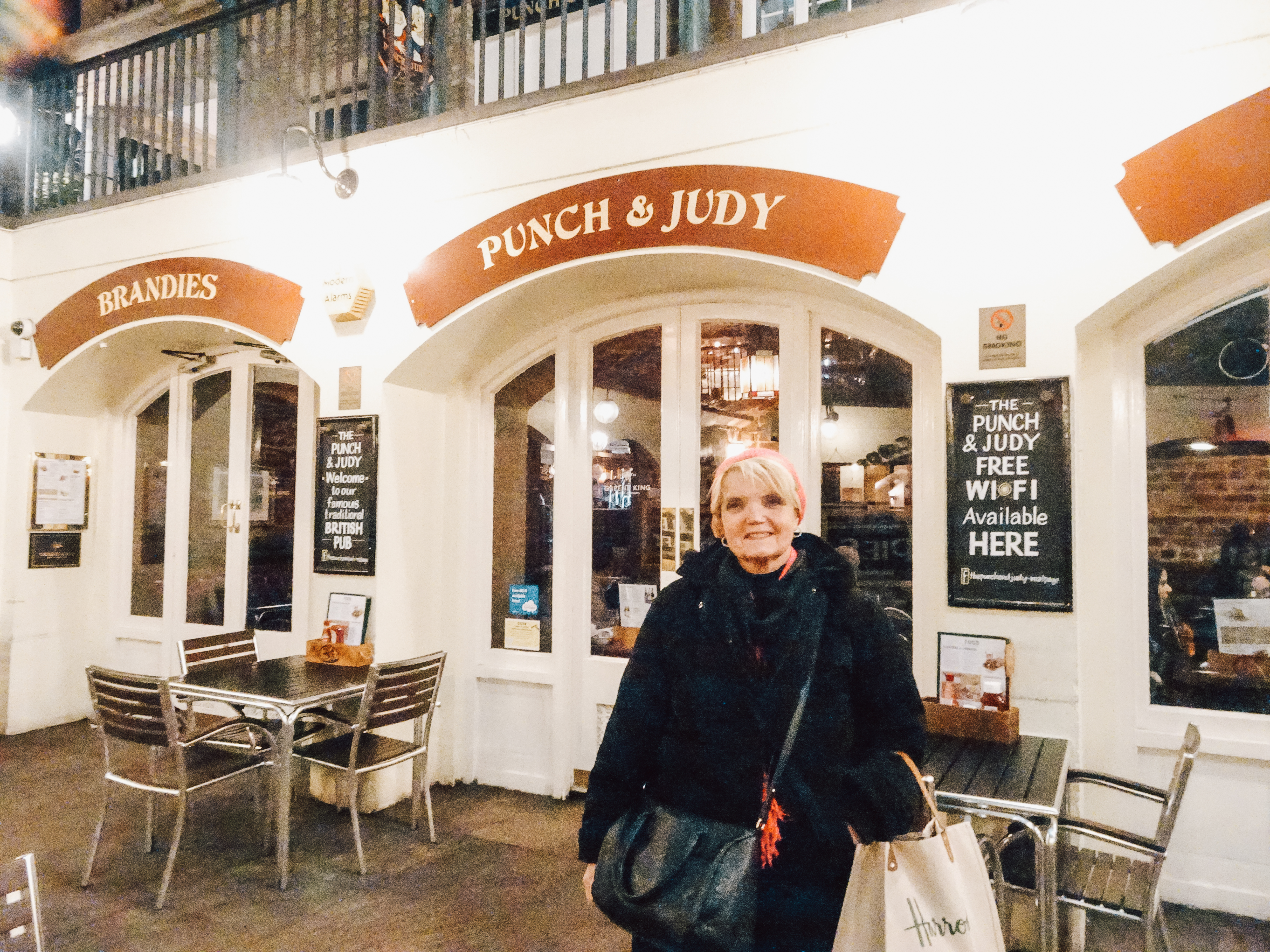 covent-garden-london-travel-blogger-guide