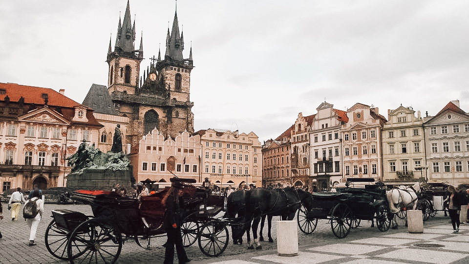 prague-travel-guide